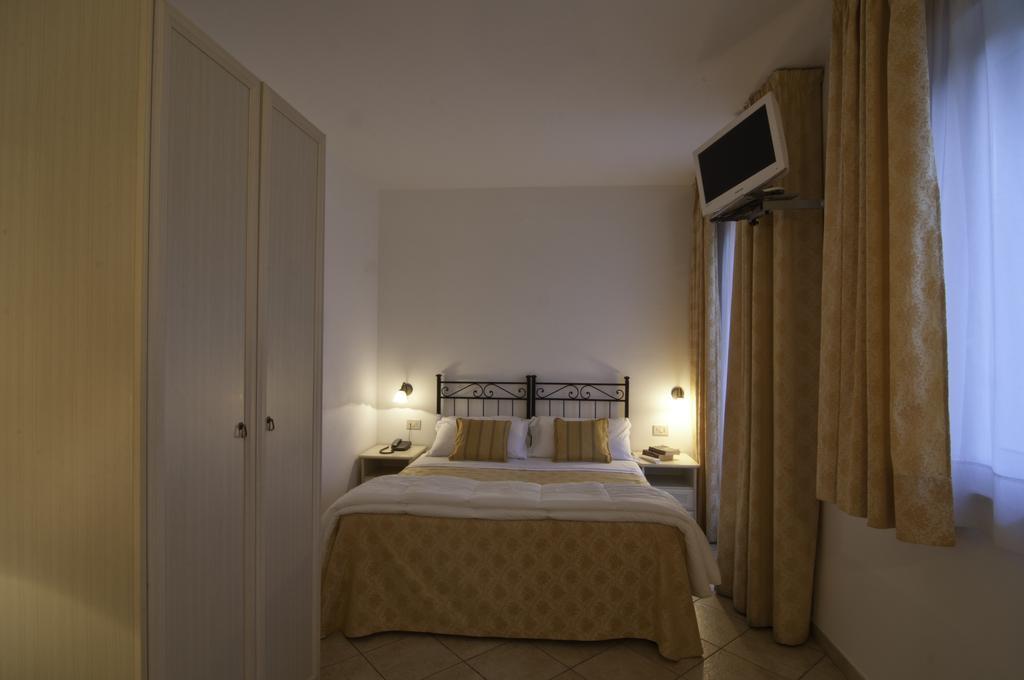 Hotel Sylesia Letojanni Room photo
